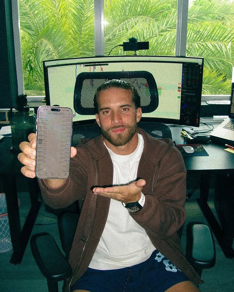 Alexander Hoyos Gomez portrait